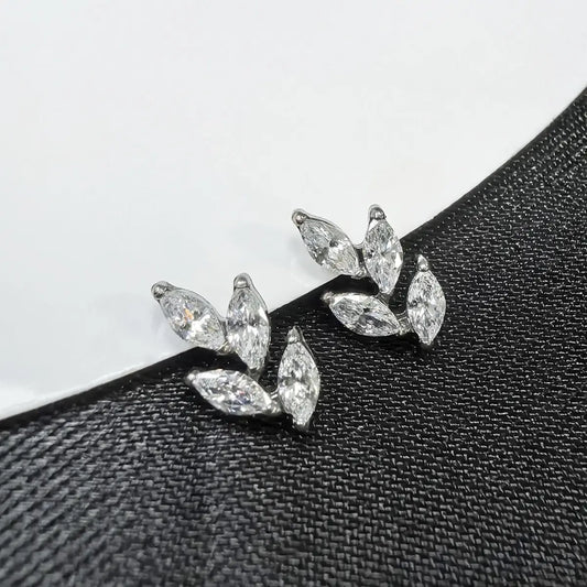 Piercing Labret de Titânio 4 Folhas em Zircônia