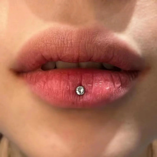 Piercing Labret de Titânio Ponto de Luz com Zircônia