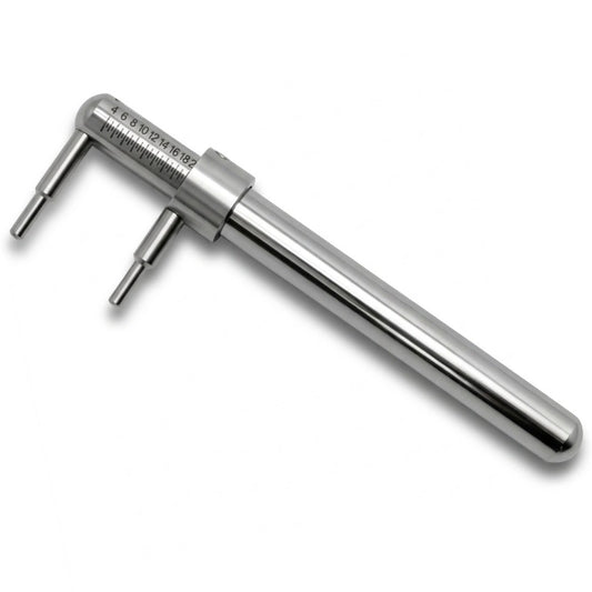 Piercímetro marcador corporal de precisão em aço cirúrgico 316L. Ferramenta polida com escala graduada de 4 a 20 milímetros e pontas cilíndricas, ideal para medição e marcação em body piercing e perfuração humanizada.