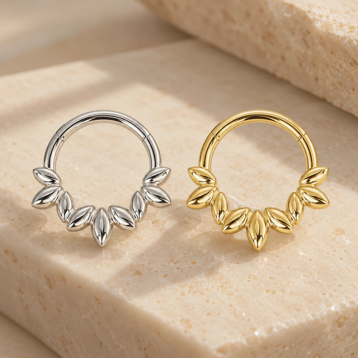 Piercing Argola Clicker em Titânio G23 com Folhas Metálicas
