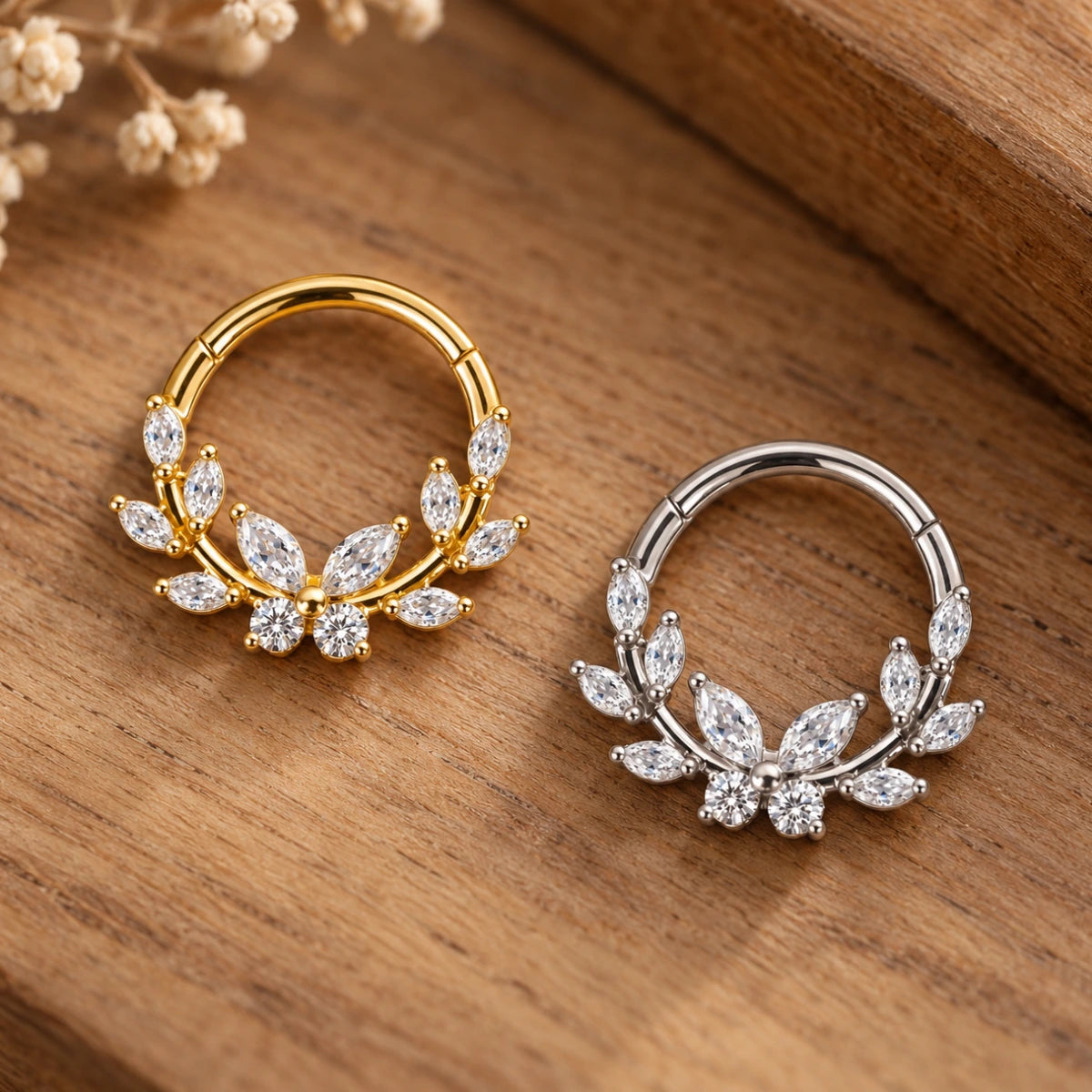 Piercing Argola Clicker Titânio G23 Borboleta e Folhas com Zircônias