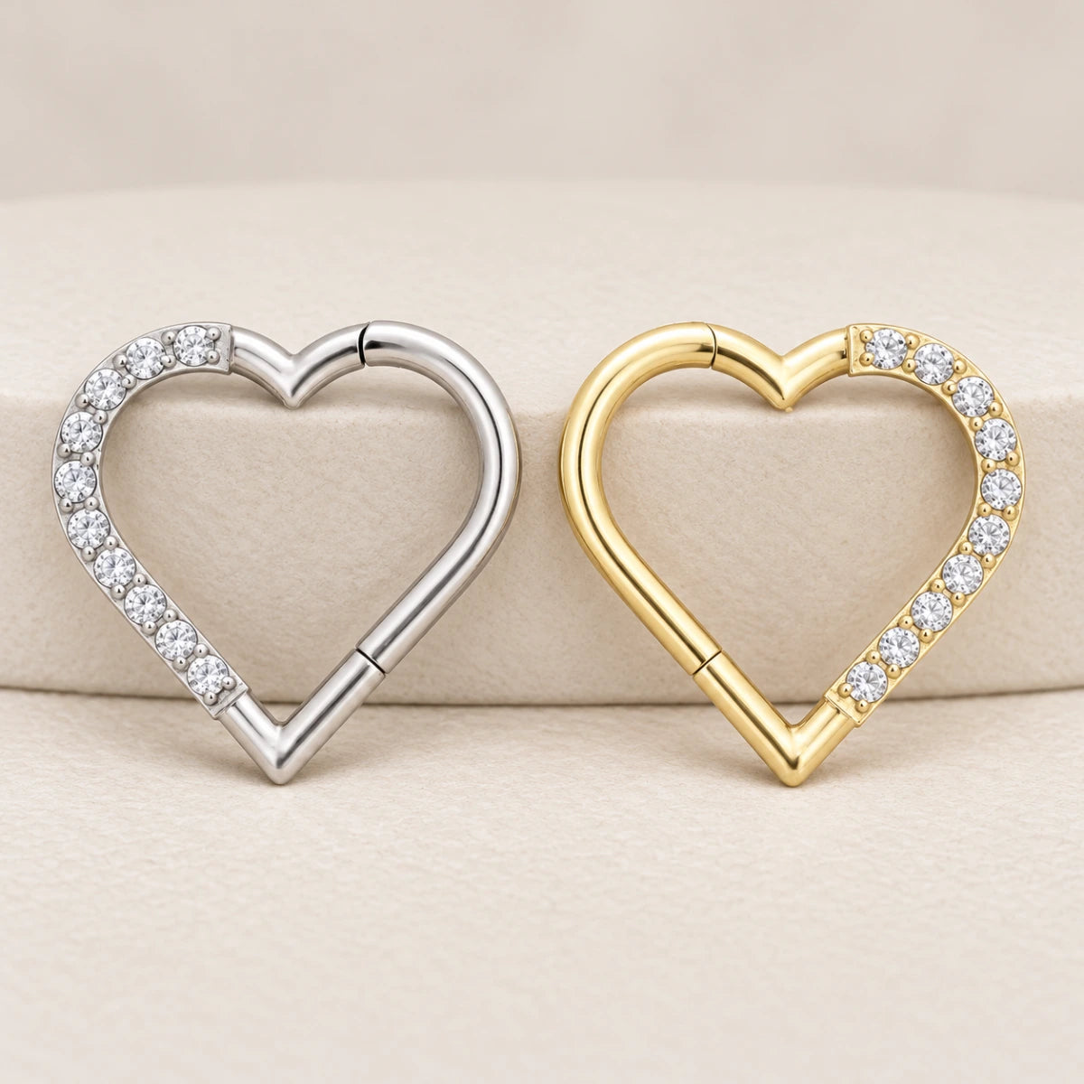 Piercing Argola de Titânio Coração com Zircônia