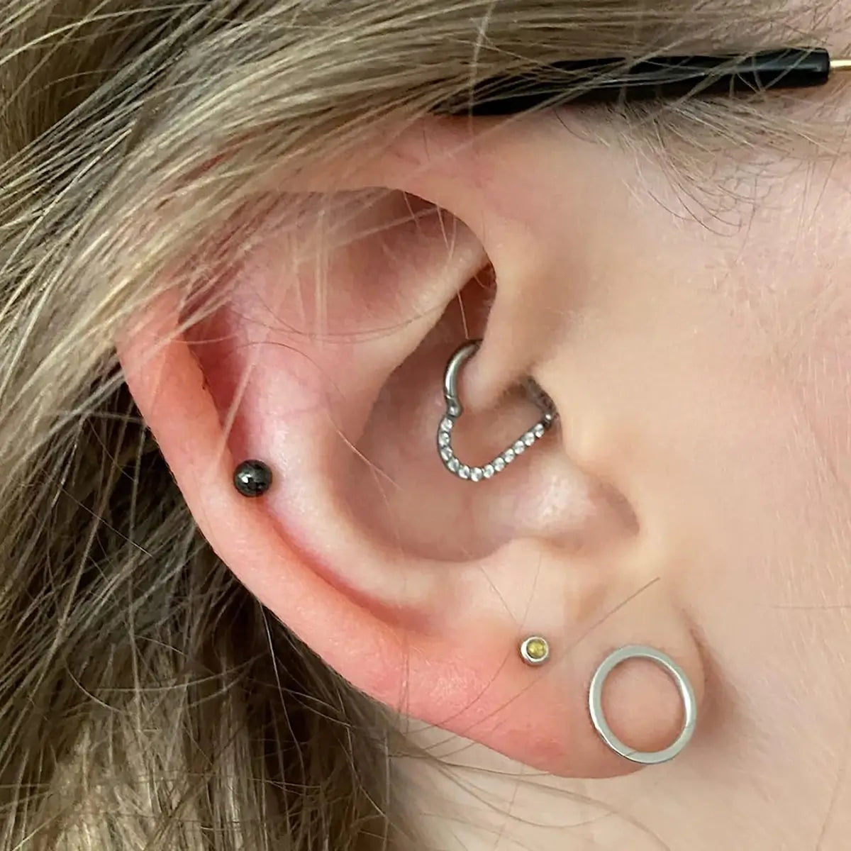 Piercing Argola de Titânio Coração com Zircônia