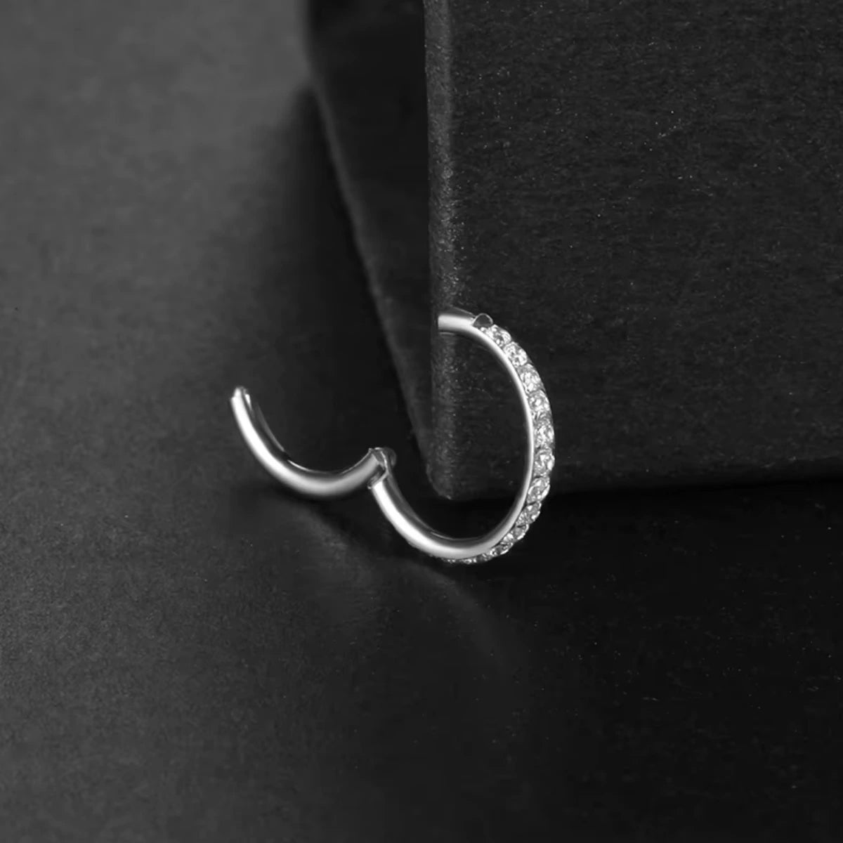 Piercing Argola de Titânio com Zircônia Externa
