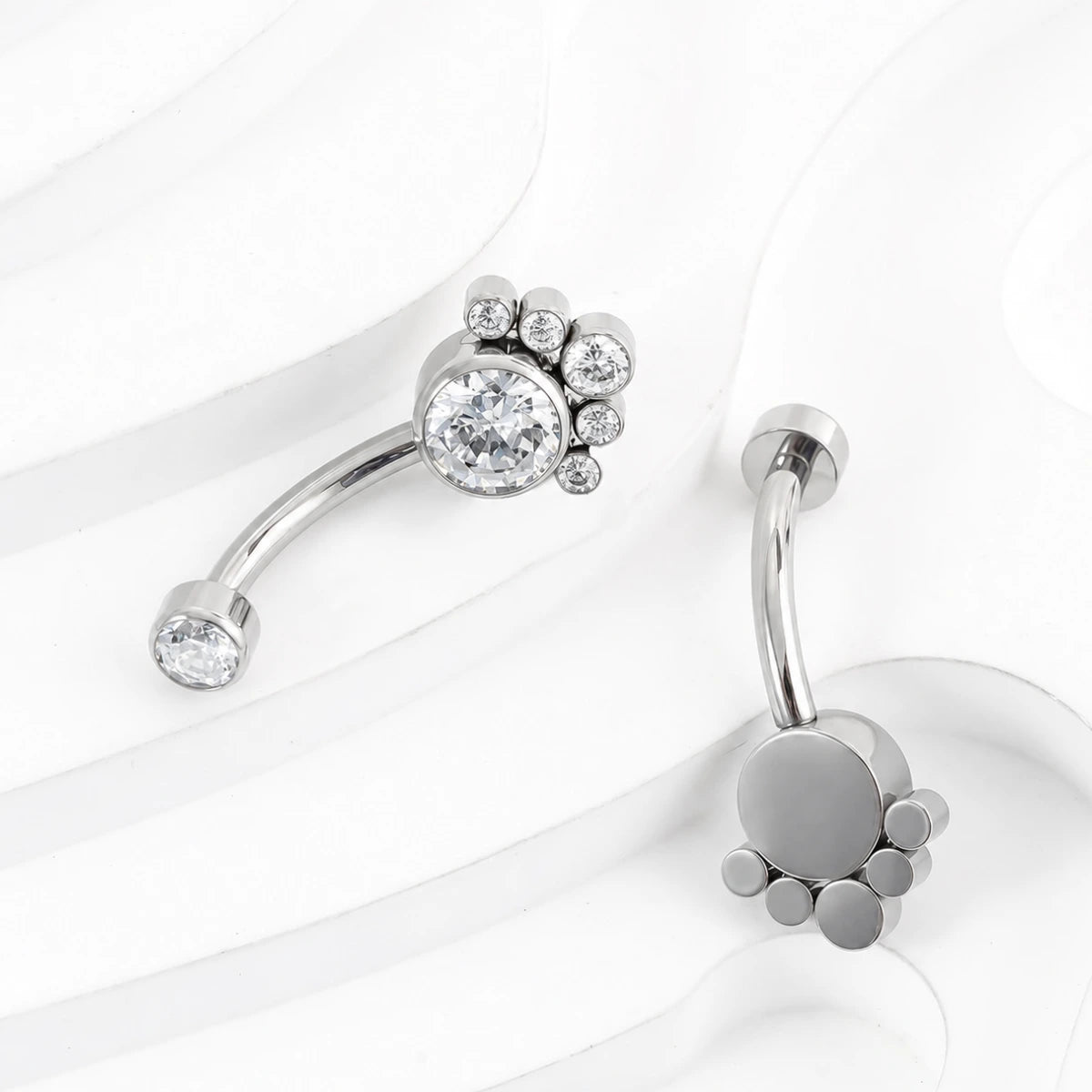 Piercing Banana Bell de Titânio G23 com 7 Zircônias