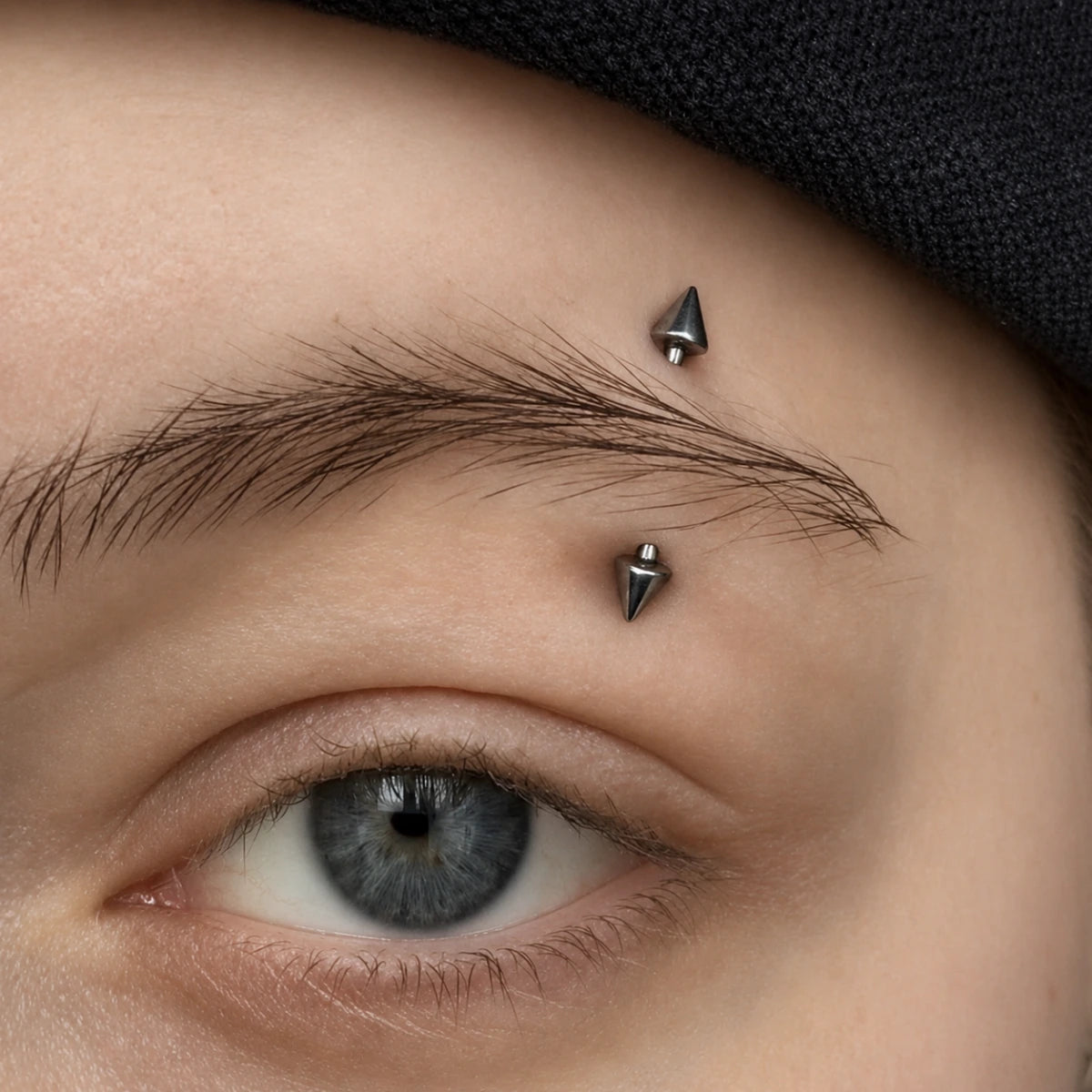 Piercing Barbell Curvo de Titânio Spikes