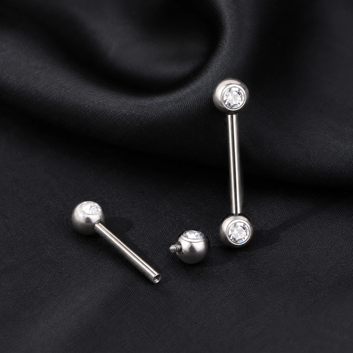 Piercing Barbell Reto de Titânio G23 com Pontas Cravejadas em Zircônia
