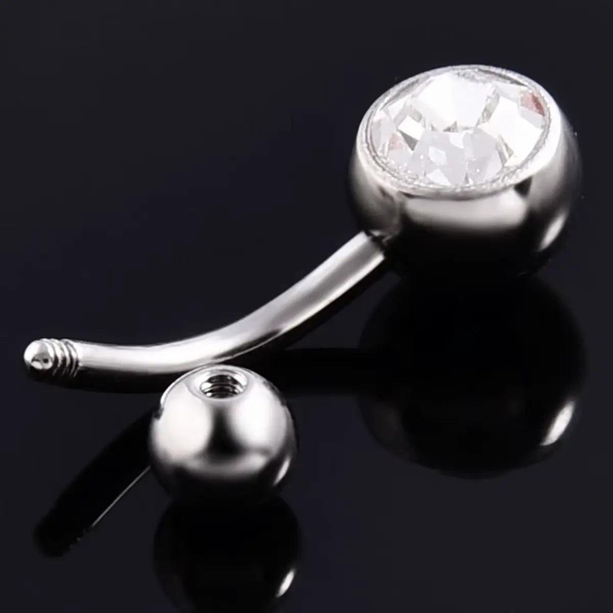 Piercing Curvo de Titânio Estilo Banana com Zircônia Redonda