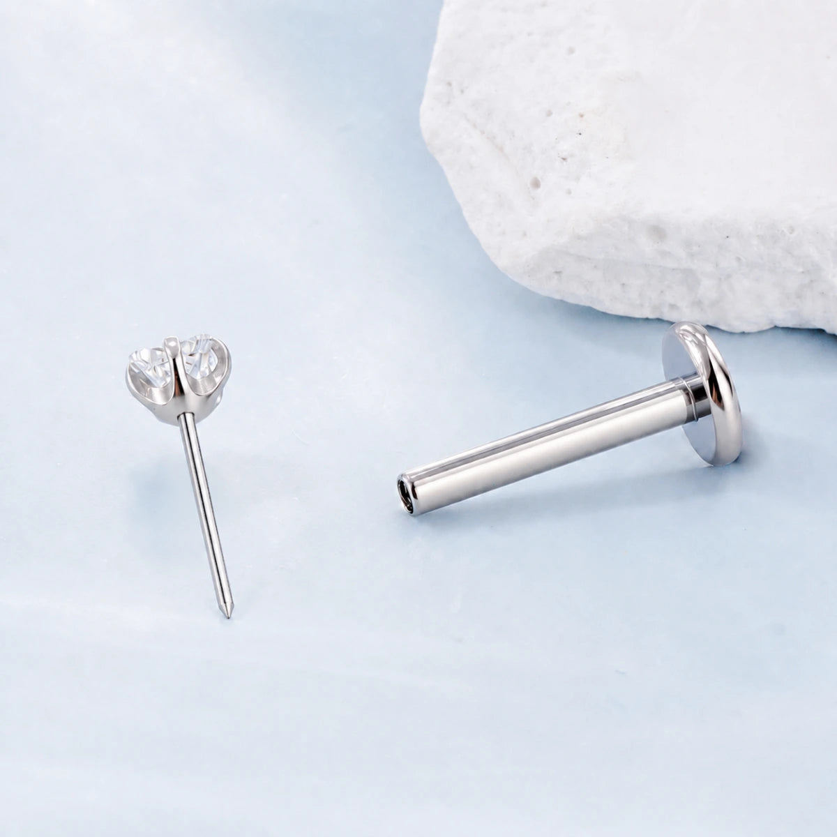 Piercing Labret Push Pin de Titânio G23 com Pedra de Zircônia em Formato