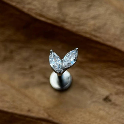 Piercing Labret de Titânio G23 com 2 Pedras Navete Marquise em Zircônia