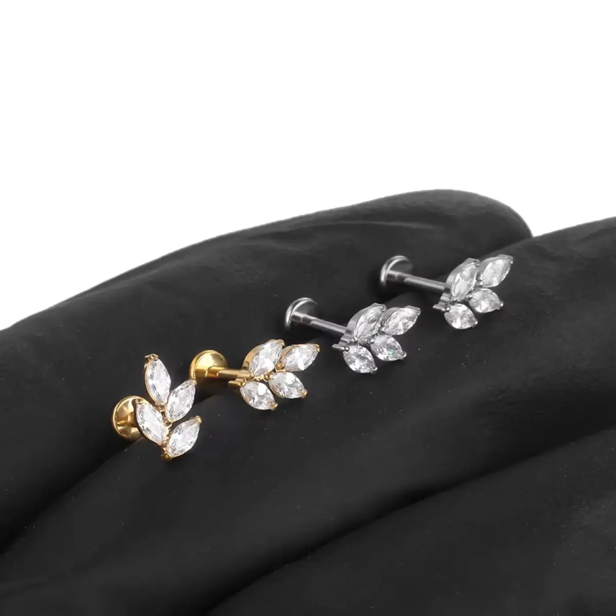 Piercing Labret de Titânio 4 Folhas em Zircônia