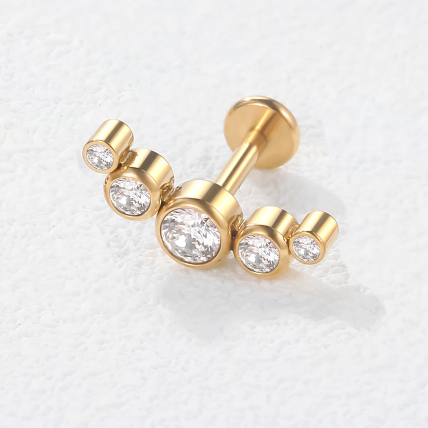 Piercing Labret de Titânio Cluster Curvo com 5 Zircônias Redondas