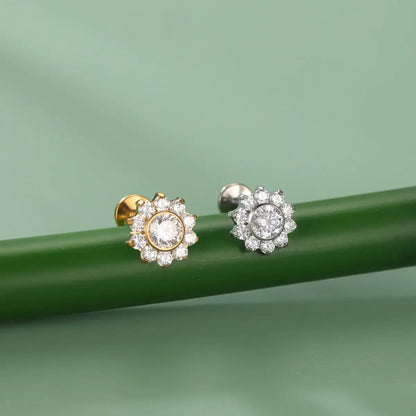 Par de piercings labret de titânio circular formato flor dourado e prateado com zircônias