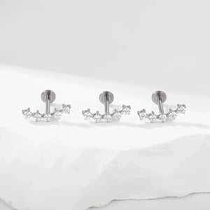 Trio de piercings labret de titânio cor prata com cluster espaçado de 5 zircônias cristalinas