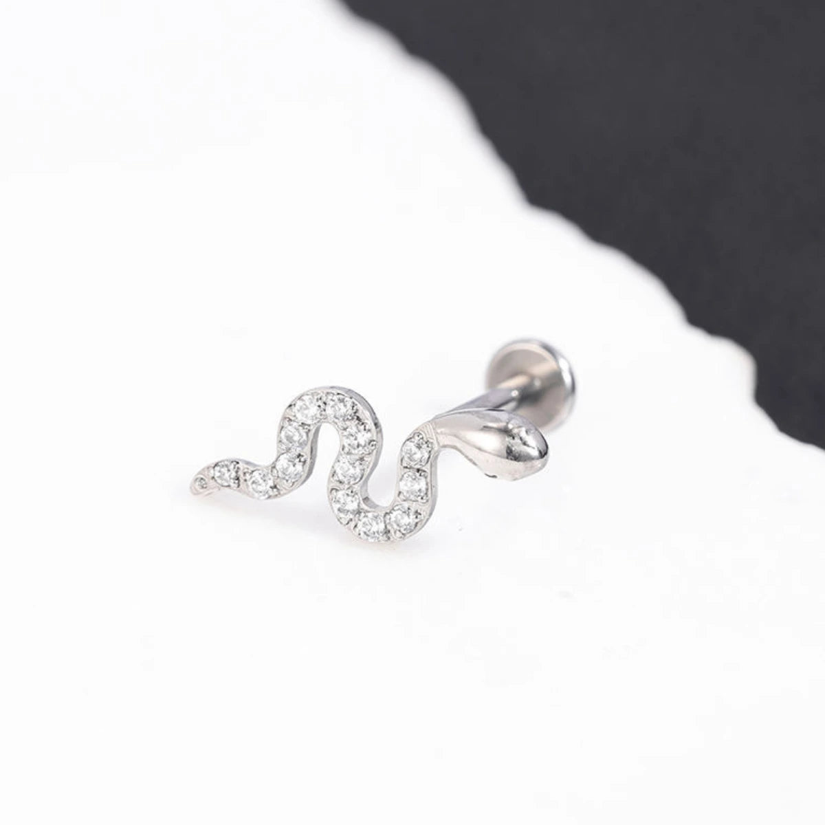 Piercing Labret de Titânio Cobra com Zircônia