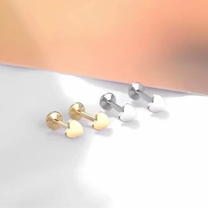 Piercing Labret de Titânio Coração Metálico