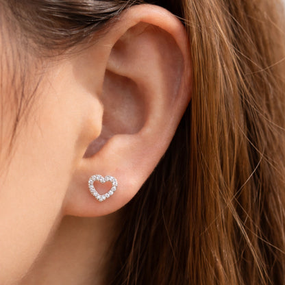 Piercing Labret de Titânio Coração em Zircônia