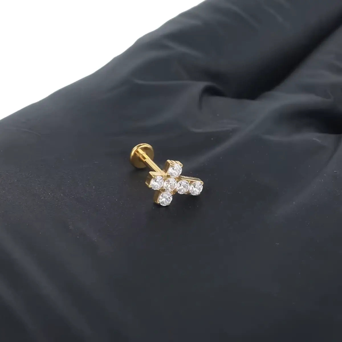 Piercing Labret de Titânio com Cruz em Zircônia