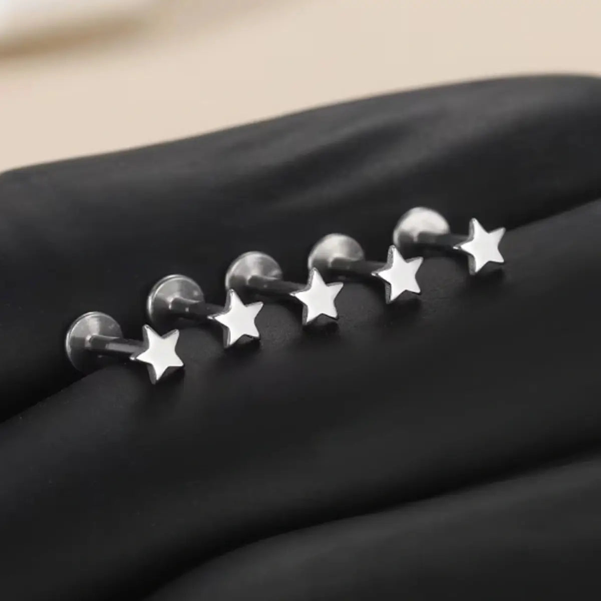 Piercing Labret de Titânio Estrela