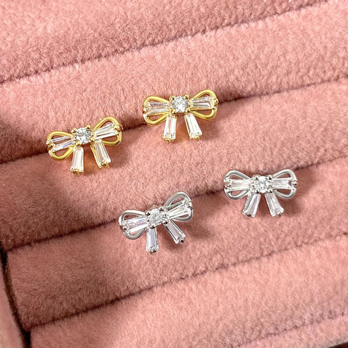 Piercing Labret de Titânio G23 Mini Laço Baby com Zircônia