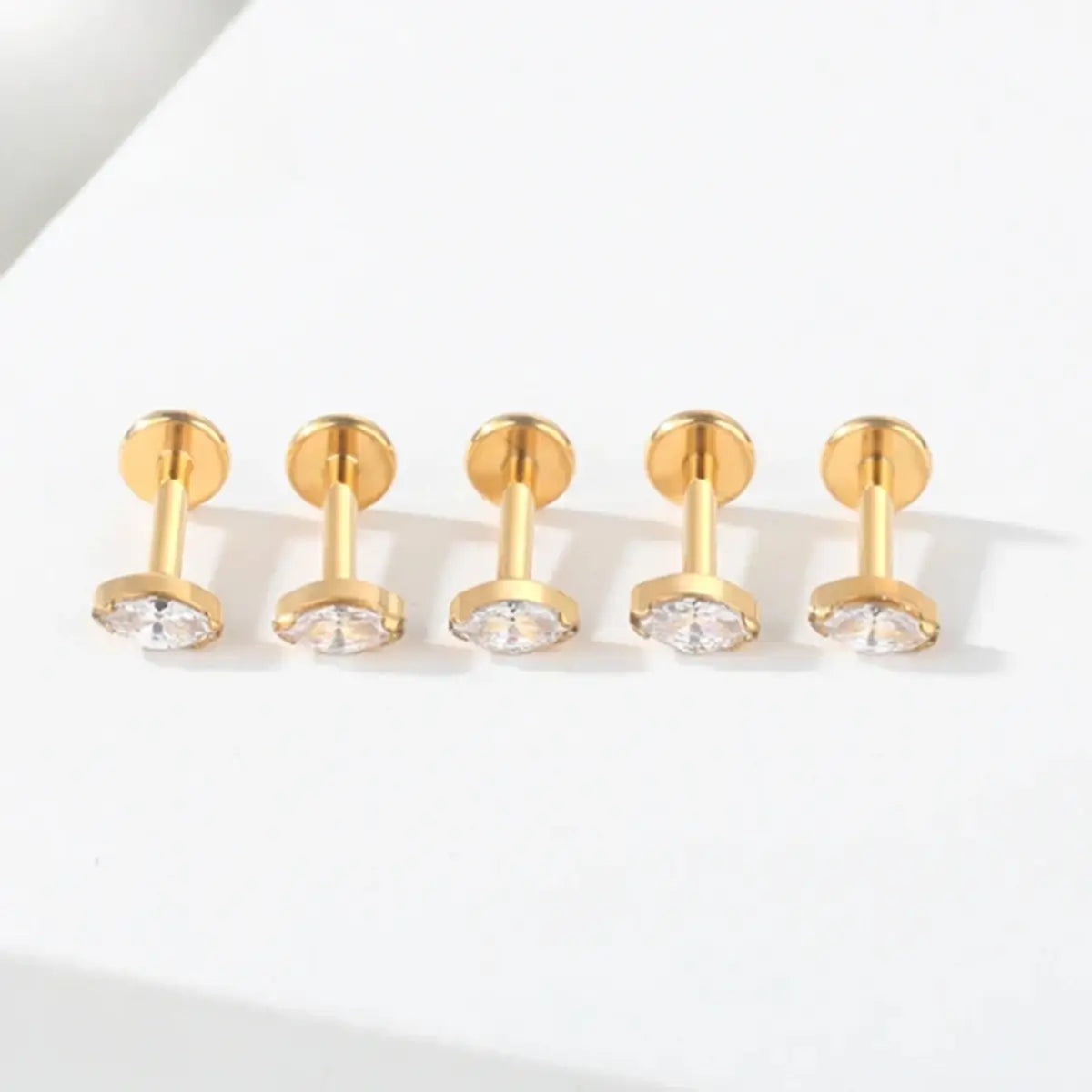Piercing Labret de Titânio com Pedra de Zircônia