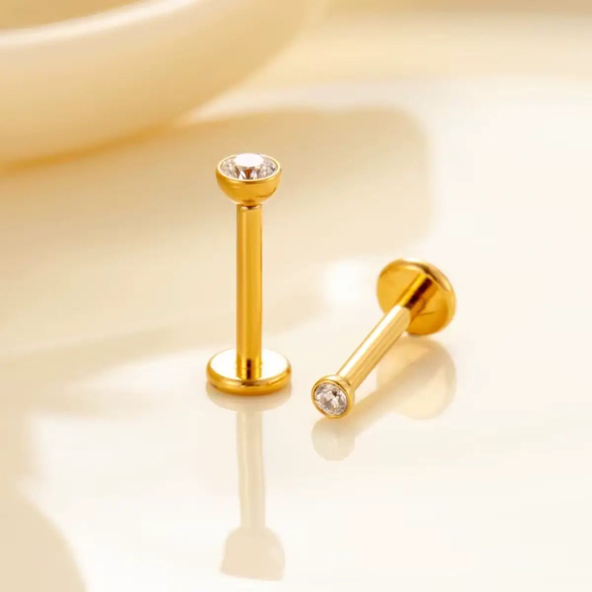 Piercing Labret de Titânio Push Pin com Ponto de Luz