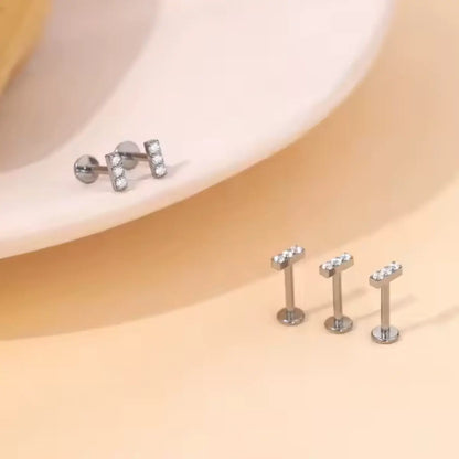 Piercing Labret de Titânio Retangular com 3 Zircônias