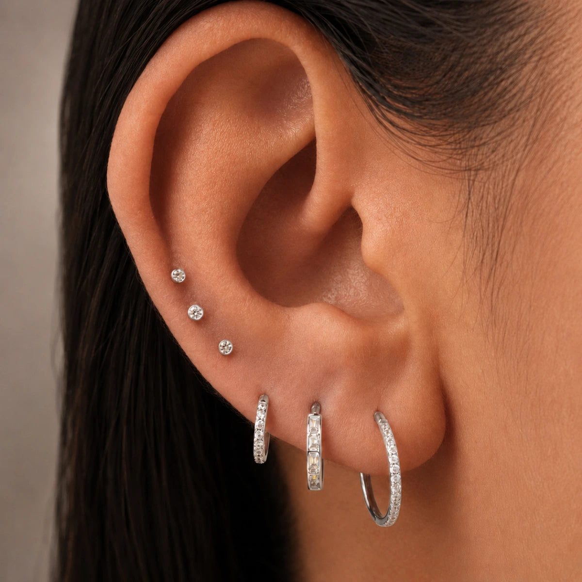 Piercing Labret Trio Mid Helix de Titânio Ponto de Luz Push Pin