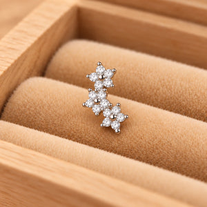 Piercing Labret Trio de Flores prateado com zircônias
