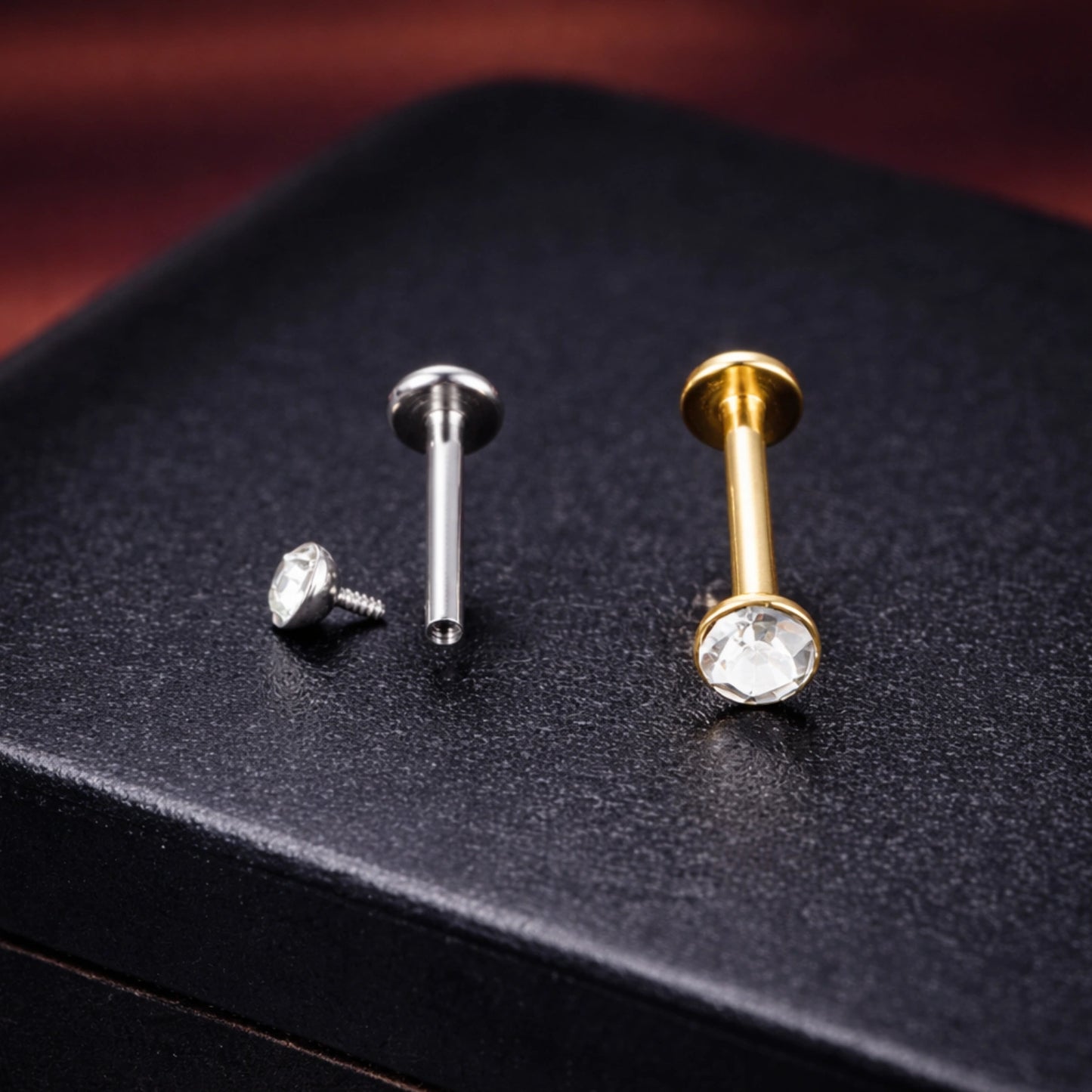 Piercing Labret de Titânio Ponto de Luz com Zircônia