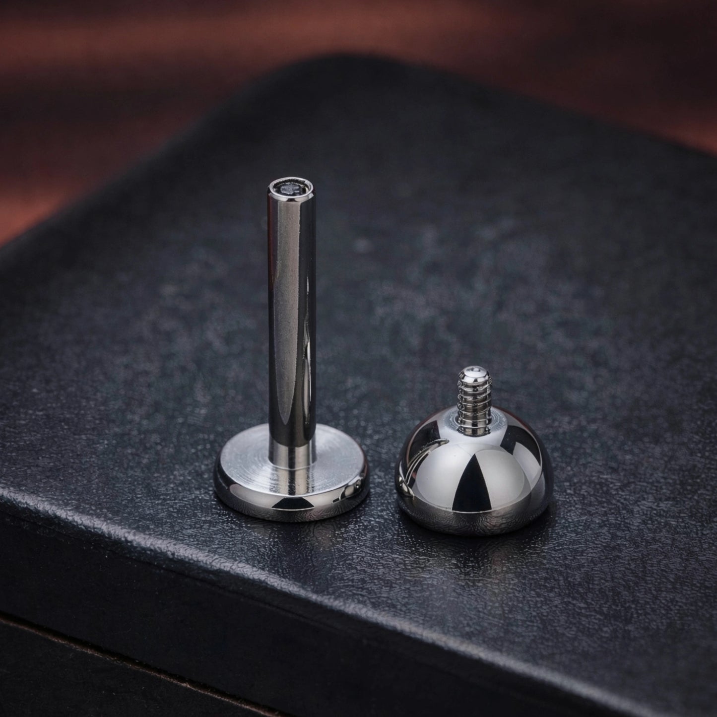 Piercing Labret de Titânio Ponto de Luz com Zircônia