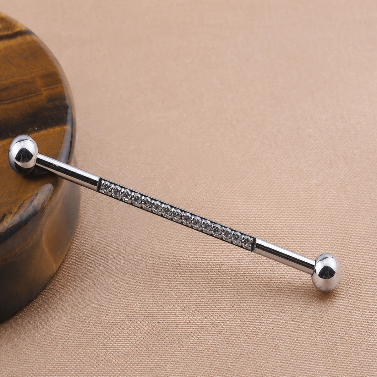 Piercing Transversal de Titânio G23 com Zircônia no Centro